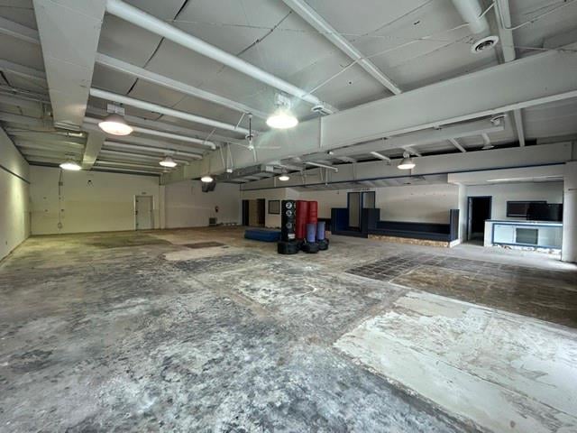 409 W Pine St, Raymore, MO 64083