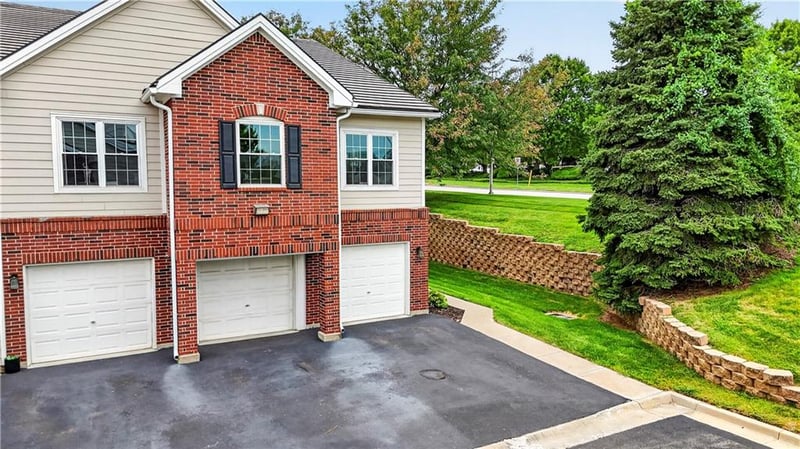 11610 Tomahawk Creek Pw #K, Leawood, KS 66211
