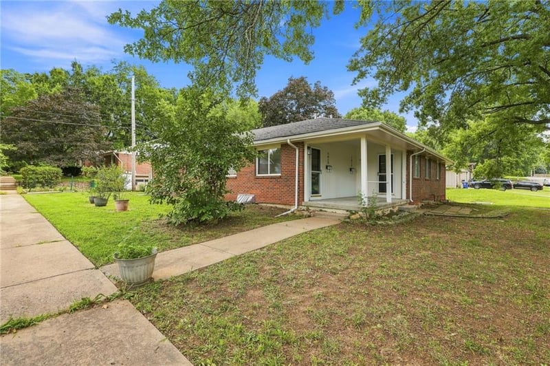7913-15 Grandview St, Overland Park, KS 66204