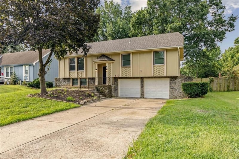 513 Stacey Dr, Belton, MO 64012