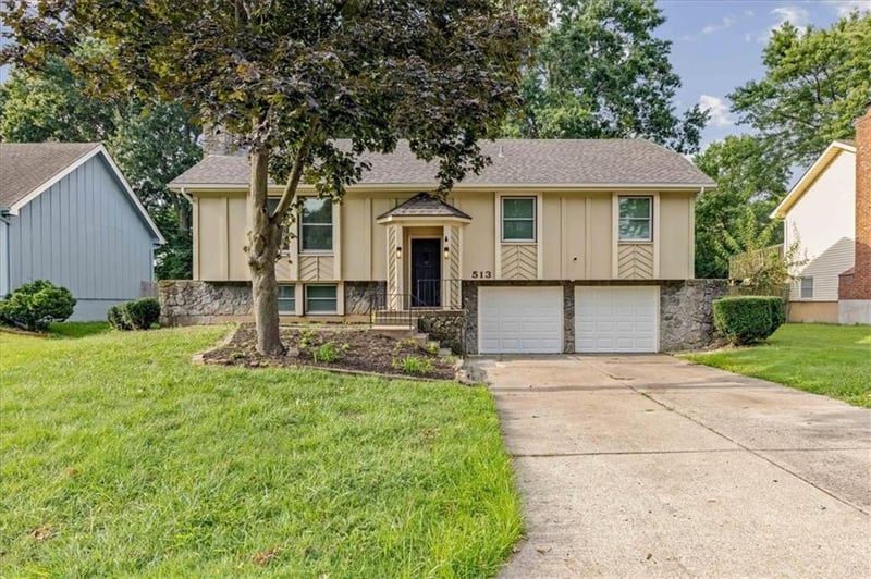 513 Stacey Dr, Belton, MO 64012