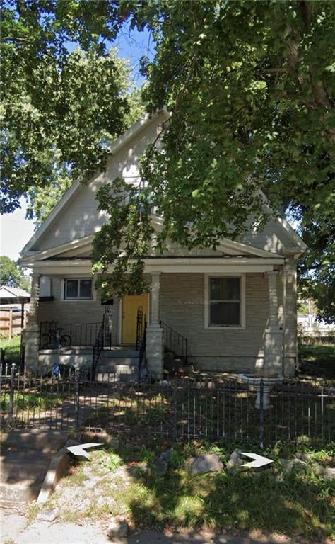 1322 Yecker Ave, Kansas City, KS 66104