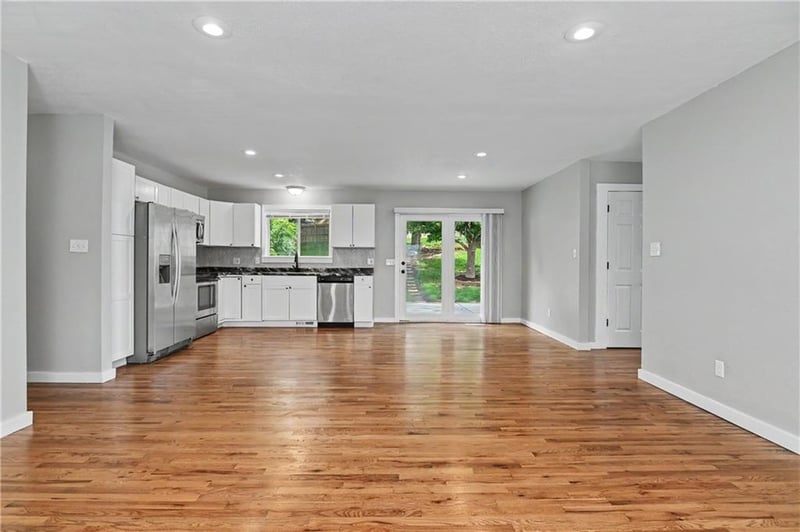 16114 E 41st St, Independence, MO 64055