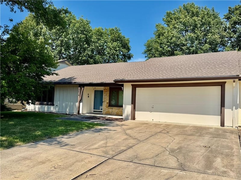 8204 E 189th Ter, Belton, MO 64012