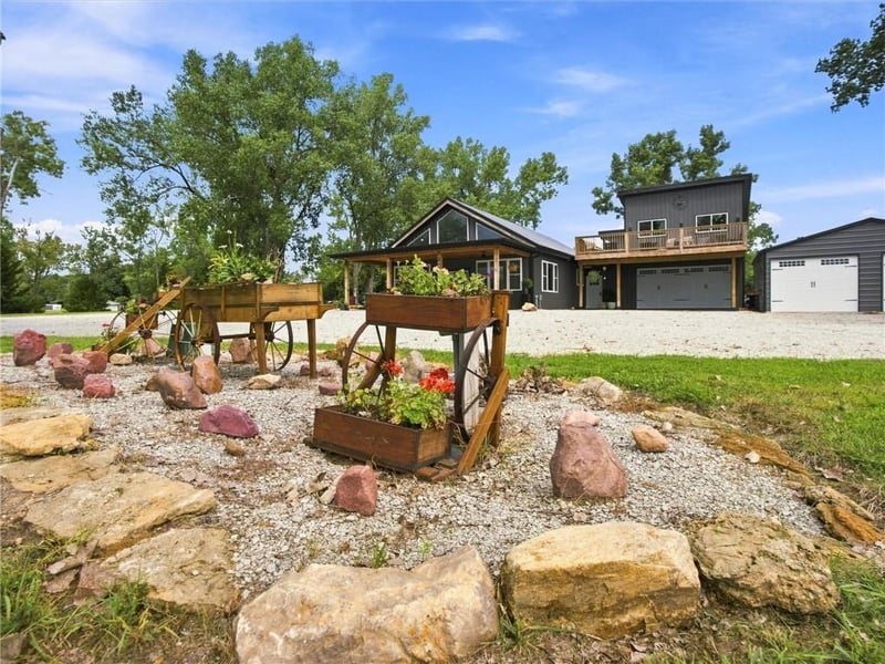 1933 Lake Viking Ter, Gallatin, MO 64640
