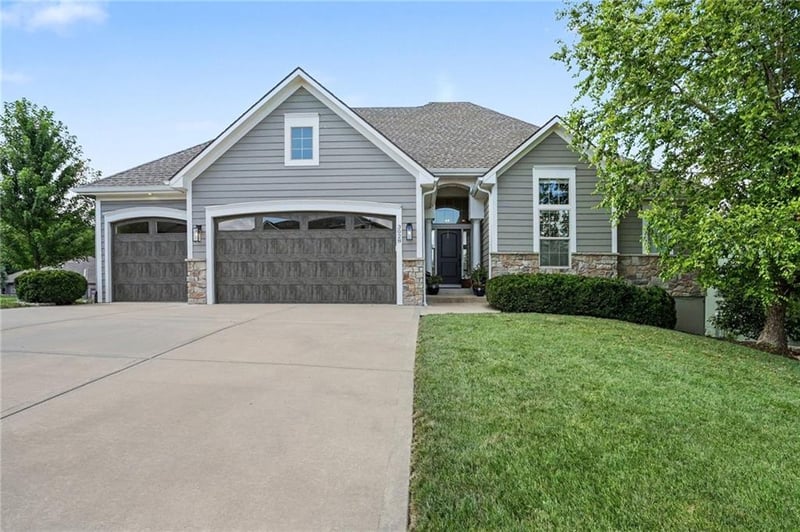 3028 NW 63rd St, Kansas City, MO 64151