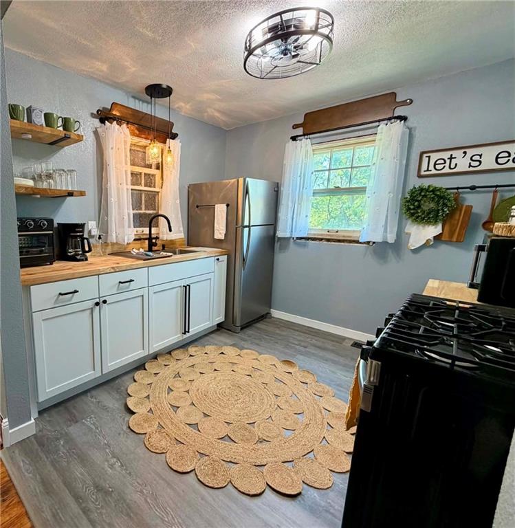 709 N Allen Rd, Independence, MO 64050