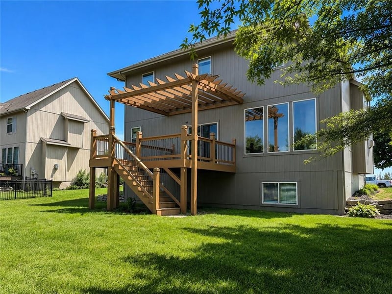 505 SW Webster Dr, Blue Springs, MO 64014