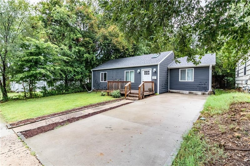 205 E Sparks St, Warrensburg, MO 64093