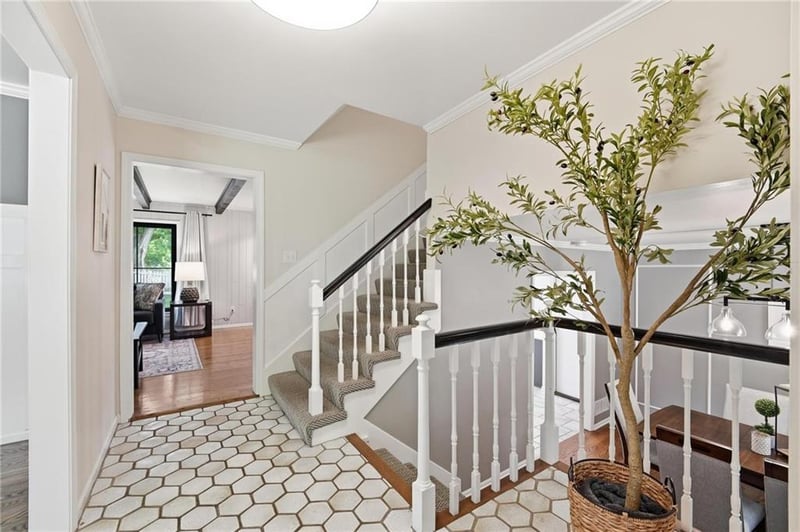 12860 Sagamore Rd, Leawood, KS 66209