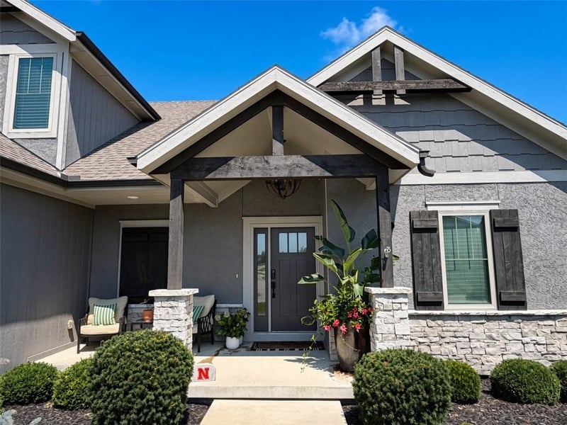 9103 SW 12th St, Lee's Summit, MO 64064