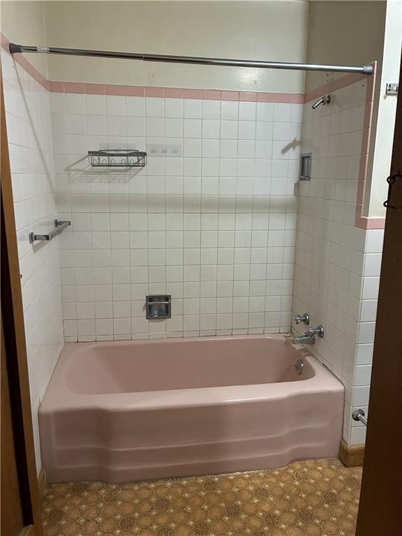 2715 Duncan St, St Joseph, MO 64507