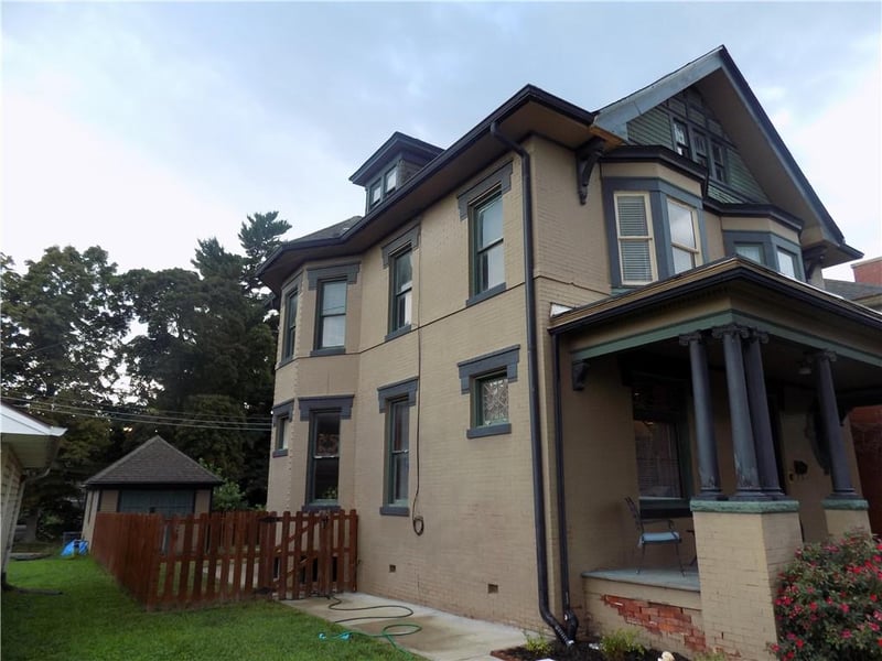 428 N 21st St, St Joseph, MO 64501