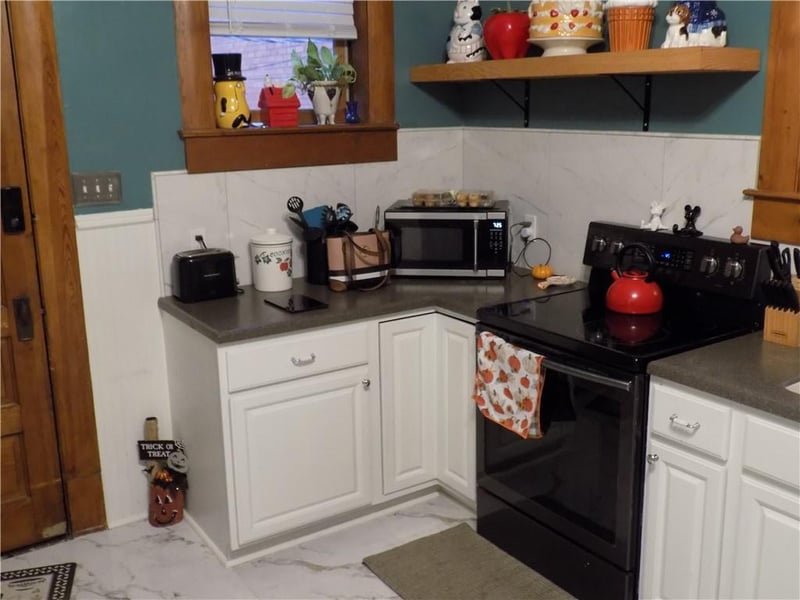 428 N 21st St, St Joseph, MO 64501
