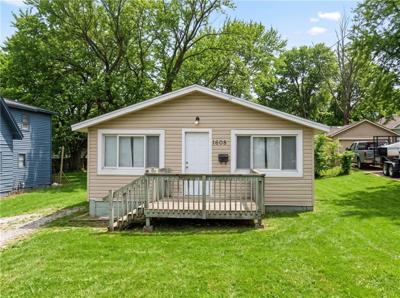 1608 S Osage St, Independence, MO 64055