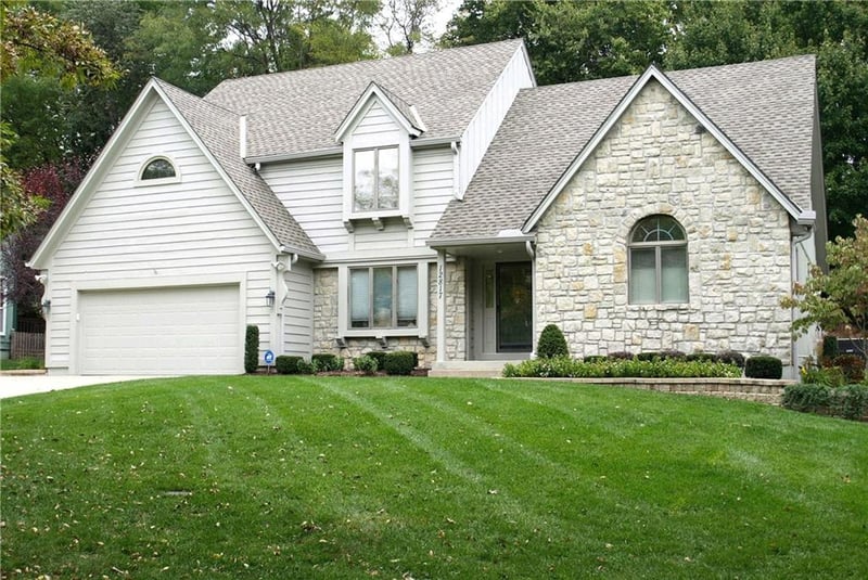 12817 El Monte St, Leawood, KS 66209