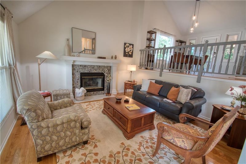 105 SW Tess Dr, Lee's Summit, MO 64081
