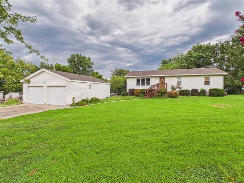 205 NW 21st Rd, Warrensburg, MO 64093