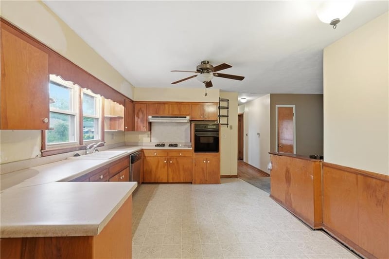 142 W Shawnee St, Gardner, KS 66030