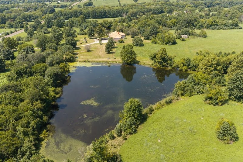 20100 Evans Rd, Tonganoxie, KS 66086