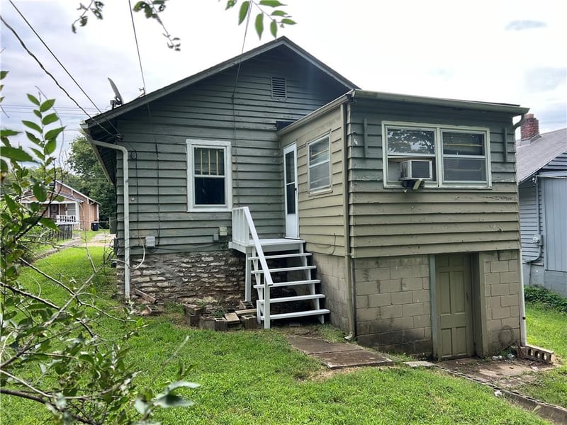 5736 Indiana Ave, Kansas City, MO 64130