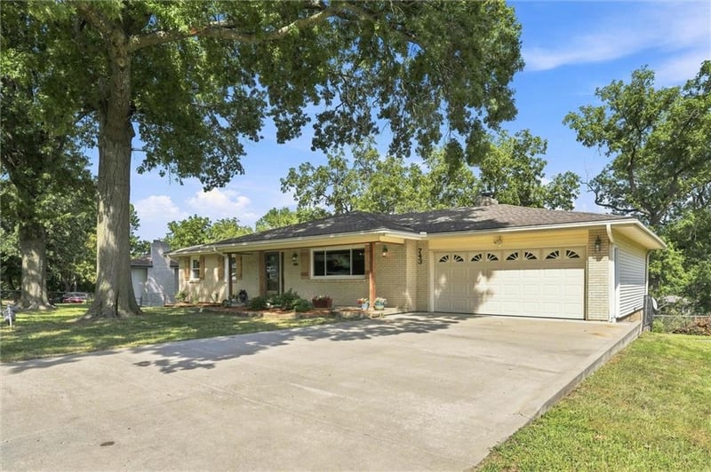 743 Linda Ln, Bonner Springs, KS 66012