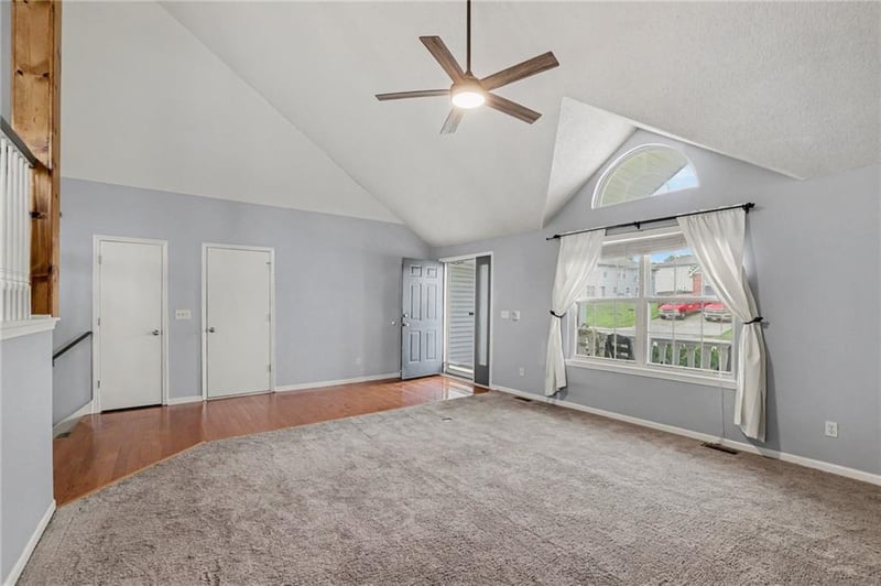 226 N Sunset Ln, Raymore, MO 64083