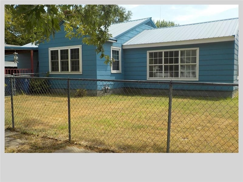 307 W North St, Coffeyville, KS 67337