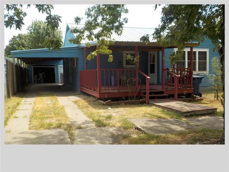 307 W North St, Coffeyville, KS 67337