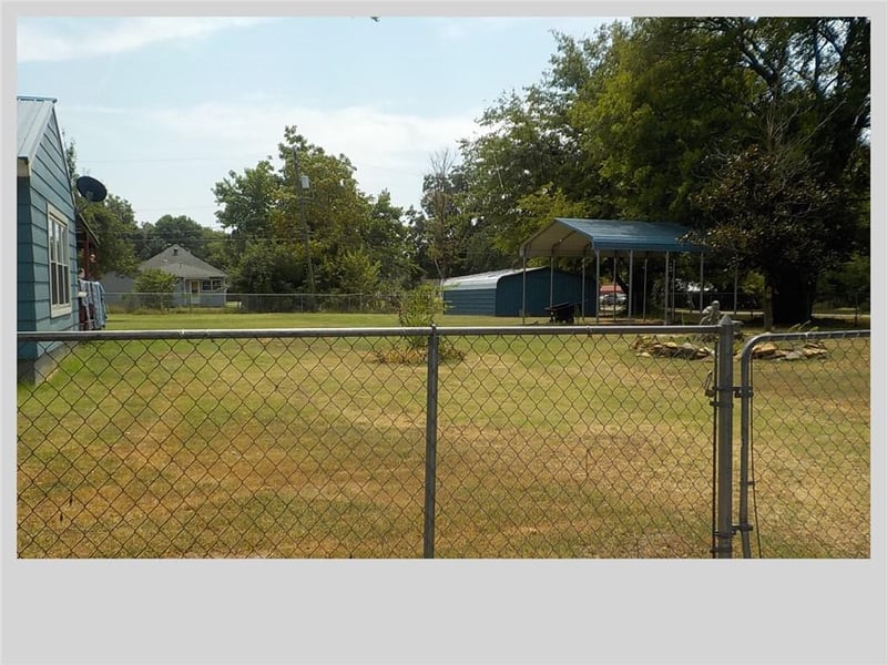 307 W North St, Coffeyville, KS 67337