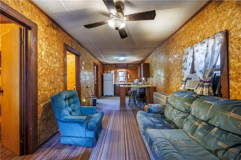 2749 White Oak Dr, Fall River, KS 67047