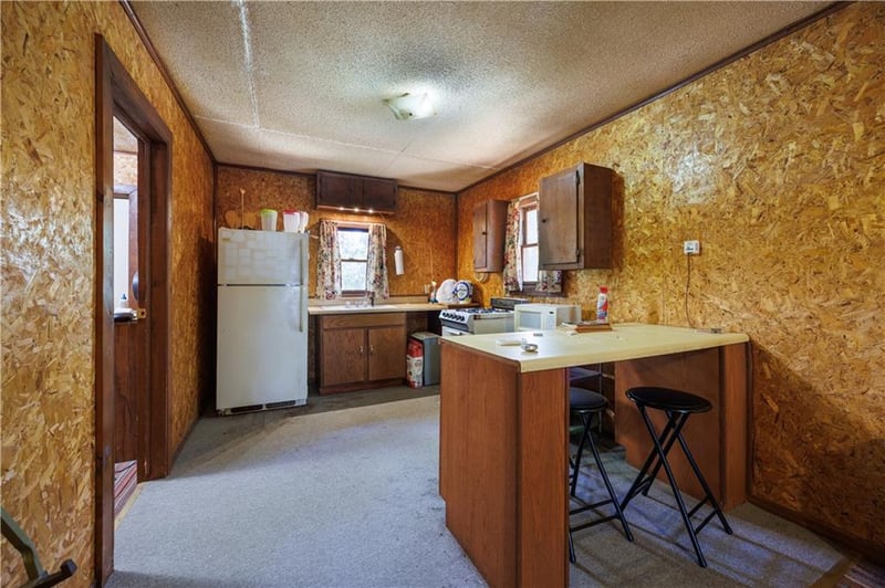 2749 White Oak Dr, Fall River, KS 67047