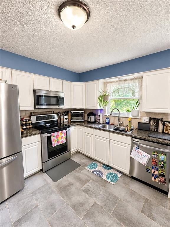 1209 NW Golfview Dr, Grain Valley, MO 64029