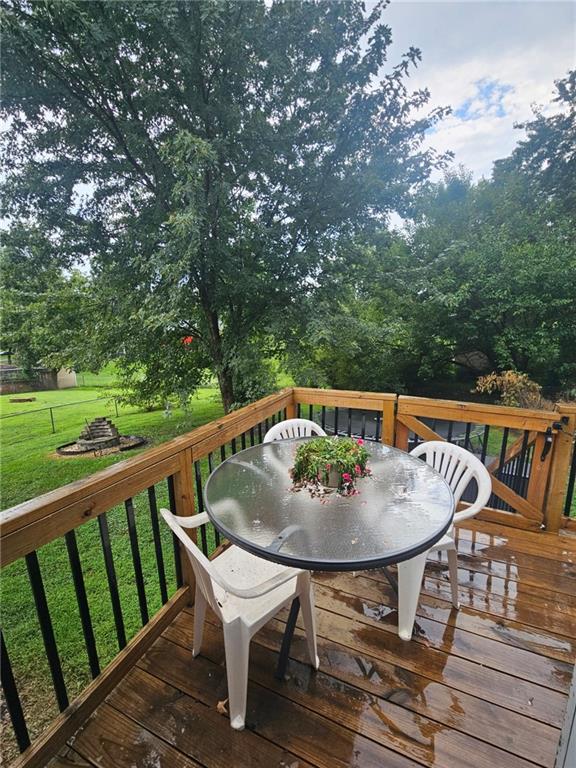 1209 NW Golfview Dr, Grain Valley, MO 64029