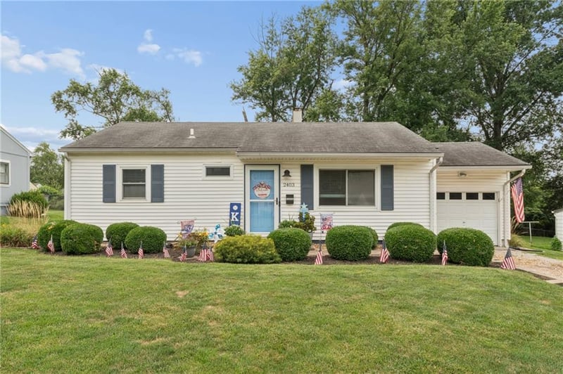 2403 59th St, Gladstone, MO 64118