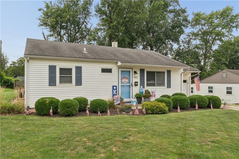 2403 59th St, Gladstone, MO 64118