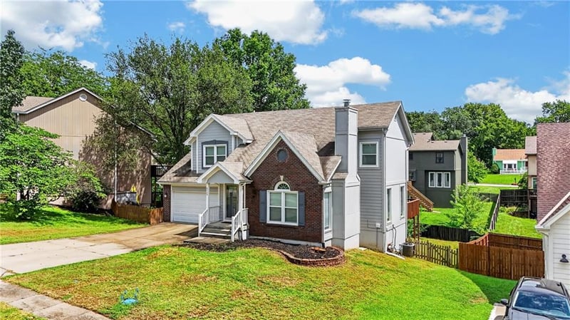 6529 NW Hidden Valley Rd, Kansas City, MO 64152