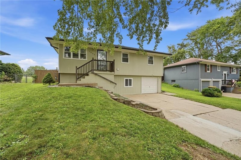 1005 NE Wien Ave, Blue Springs, MO 64014