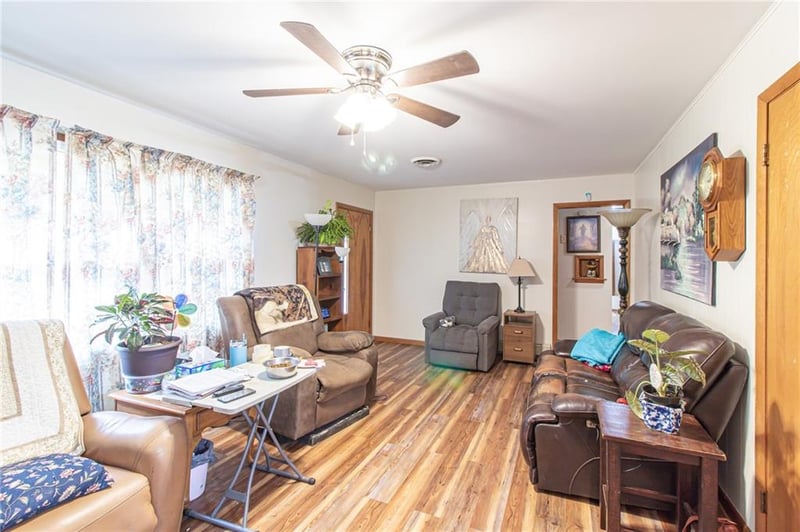 204 W 16th St, Holden, MO 64040