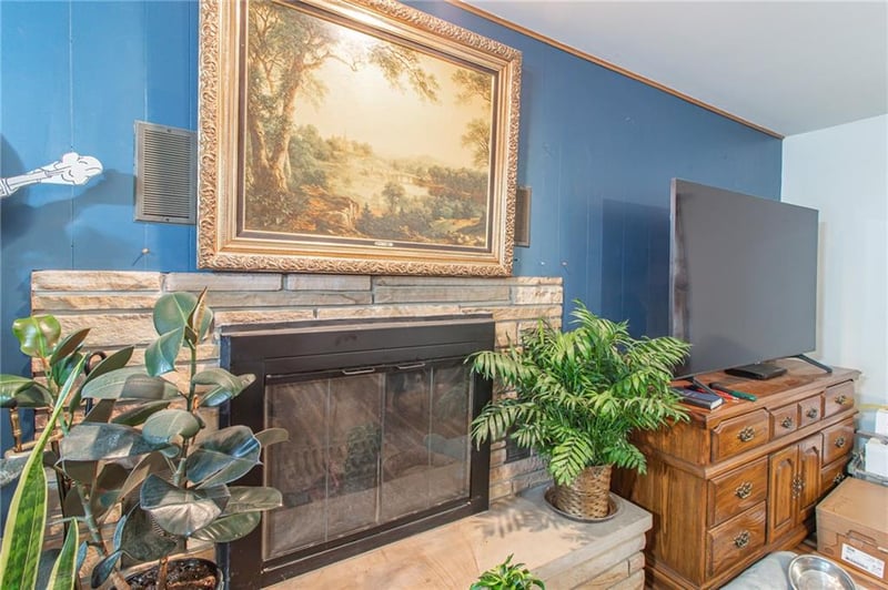 204 W 16th St, Holden, MO 64040