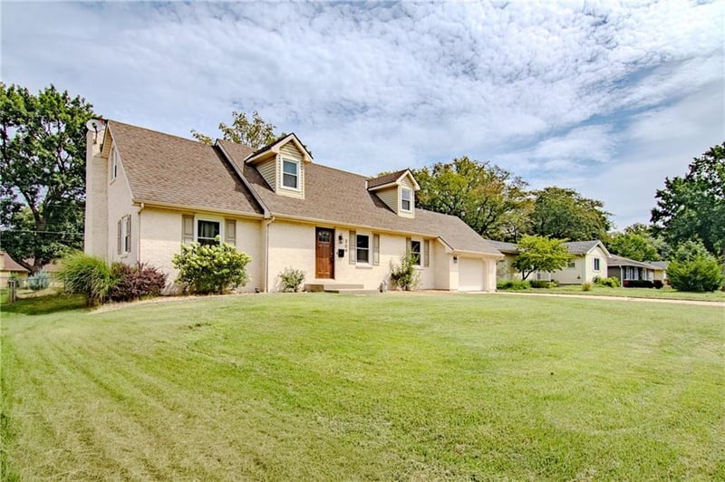 309 Hillcrest Dr, Warrensburg, MO 64093
