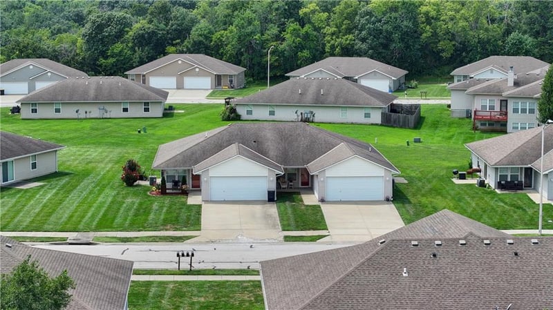 4880 Queen Ridge Ave, Independence, MO 64136