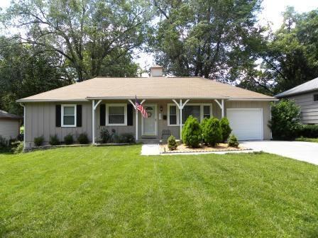 9006 Switzer St, Overland Park, KS 66214