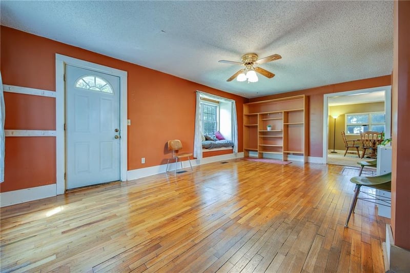 310 W Bridge St, Perry, KS 66073