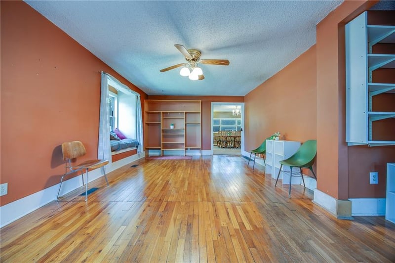 310 W Bridge St, Perry, KS 66073