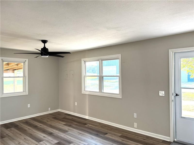 14 Cypress Ln, Linn Valley, KS 66040