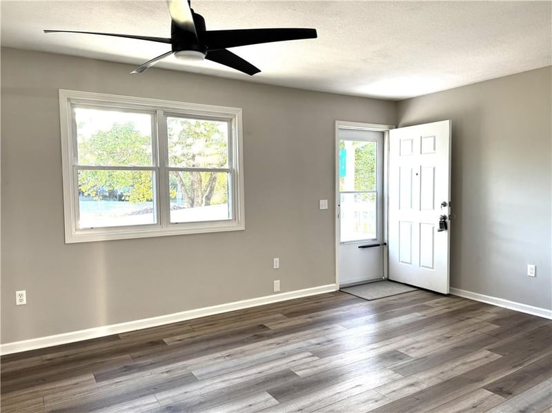 14 Cypress Ln, Linn Valley, KS 66040