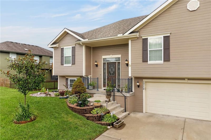 1714 Brooke Ct, Kearney, MO 64060