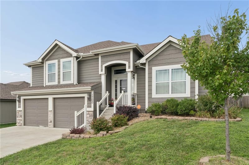 1700 Chestnut St, Kearney, MO 64060