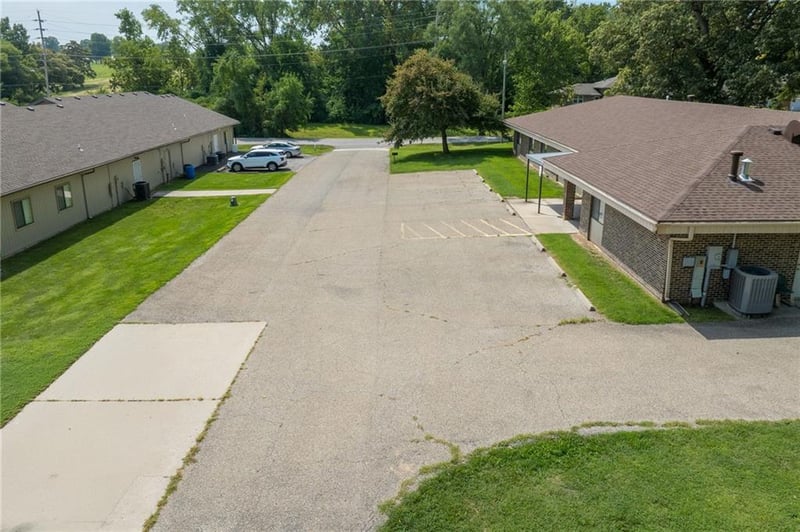 3919 Messanie St, St Joseph, MO 64506